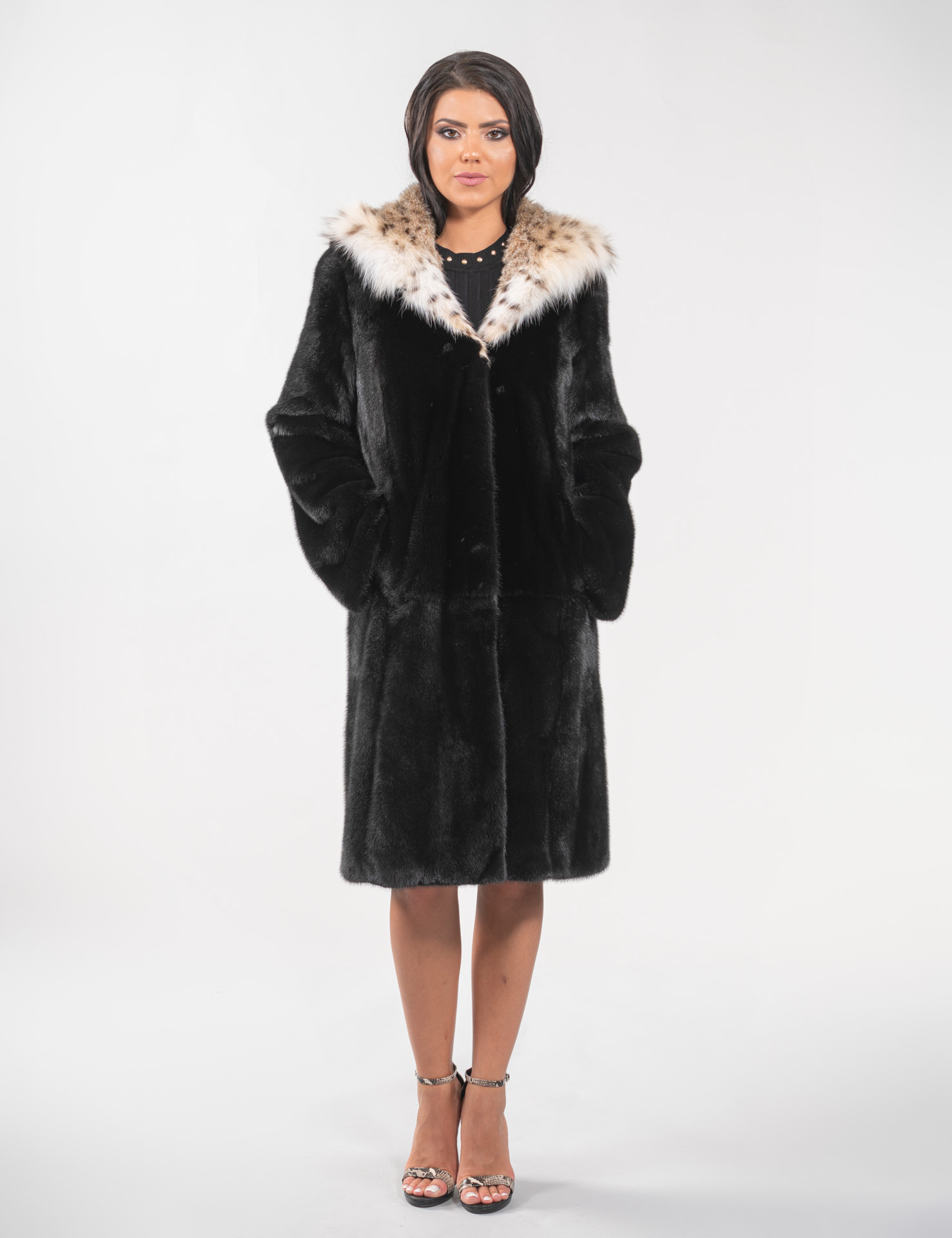 Short jacket in black mink fur horizontal 46 sleeve long hood outer pockets