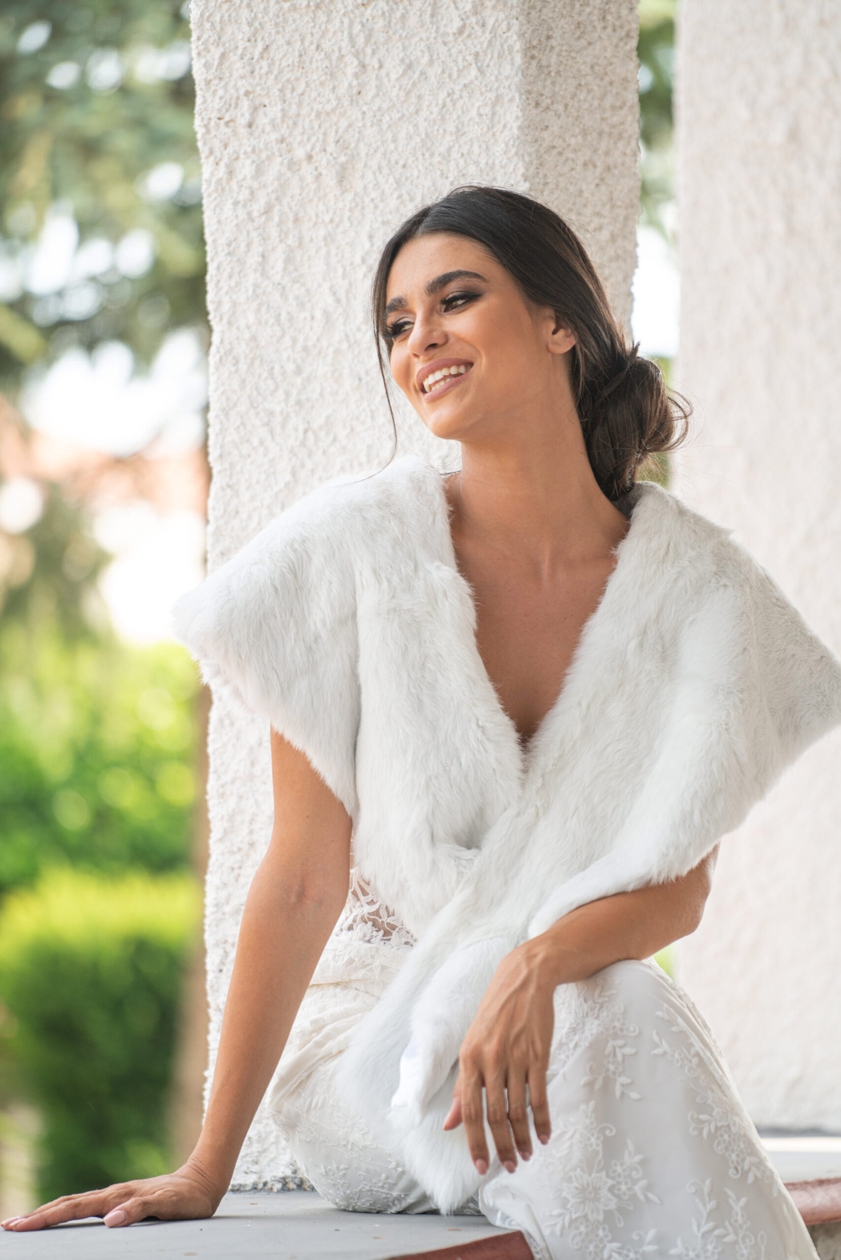 Carmen étole in a natural white color. Real rabbit fur stole, wedding  stole, bribal stole. Special occasions fur shawl